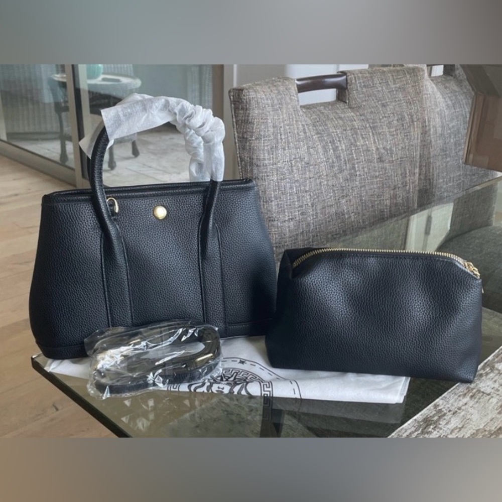 Elegant Black Leather Handbag Set   NWT